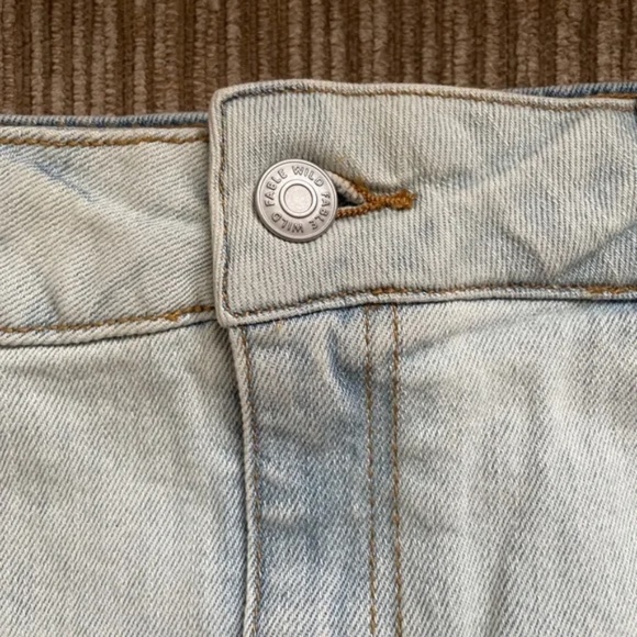 WILD FABLE Light Wash Denim Mini Skirt Size 12 - Picture 9 of 11